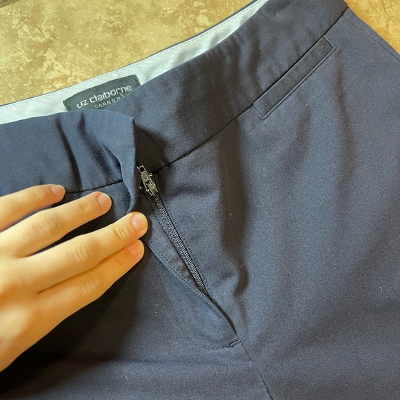 Liz Claiborne Audra Classic Dress Pants Size 4 Navy Blue Mid Rise Straight Leg - Picture 2 of 5